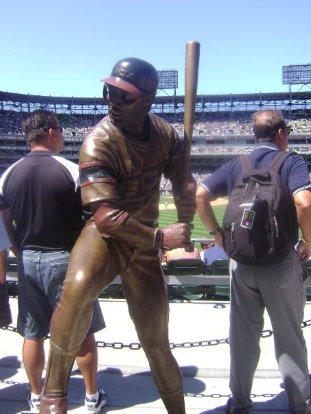 harold-baines-statue - The Sports Bank
