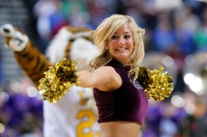 lsu-cheerleader